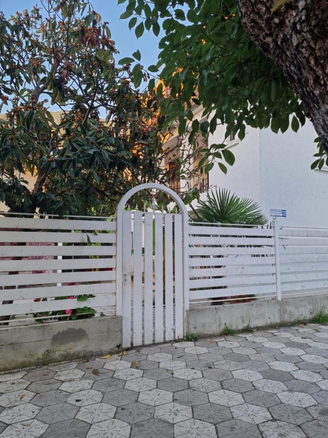 White House Otel Gagra Dış mekan fotoğraf